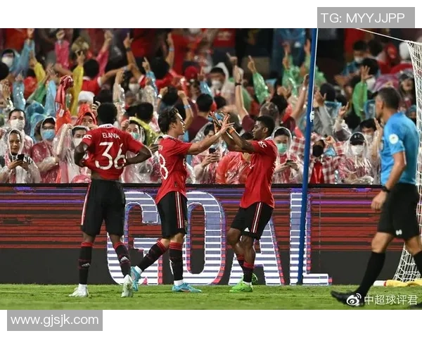 中超激战曼联大胜巴萨点球争议引发全场热议