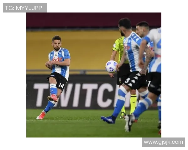 意甲焦点战巴黎圣日耳曼与曼城互交白卷争议判罚引发全场热议